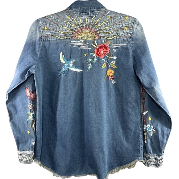 Johnny Was Cara Frayed Westward Denim Shirt NWT RARE - Picture 2 of 15